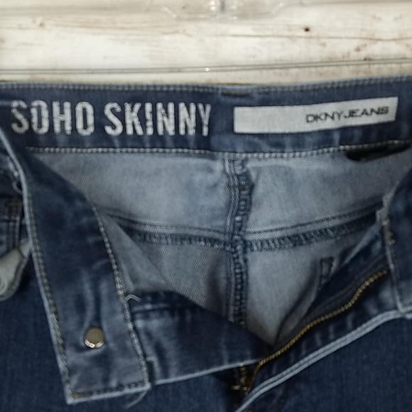 DKNY, SOHO ,0056, women's straight leg, Sz 8 - Picture 3 of 7